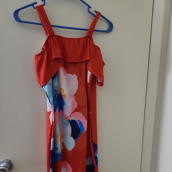 Beautiful Spring and/or summer dress. Add a pop of color to your closet - Picture 2 of 2